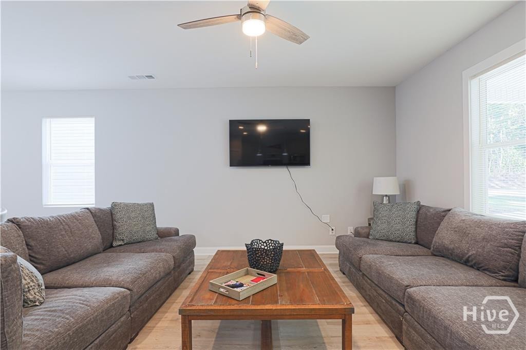 1641 Broad Street E Property Photo 4