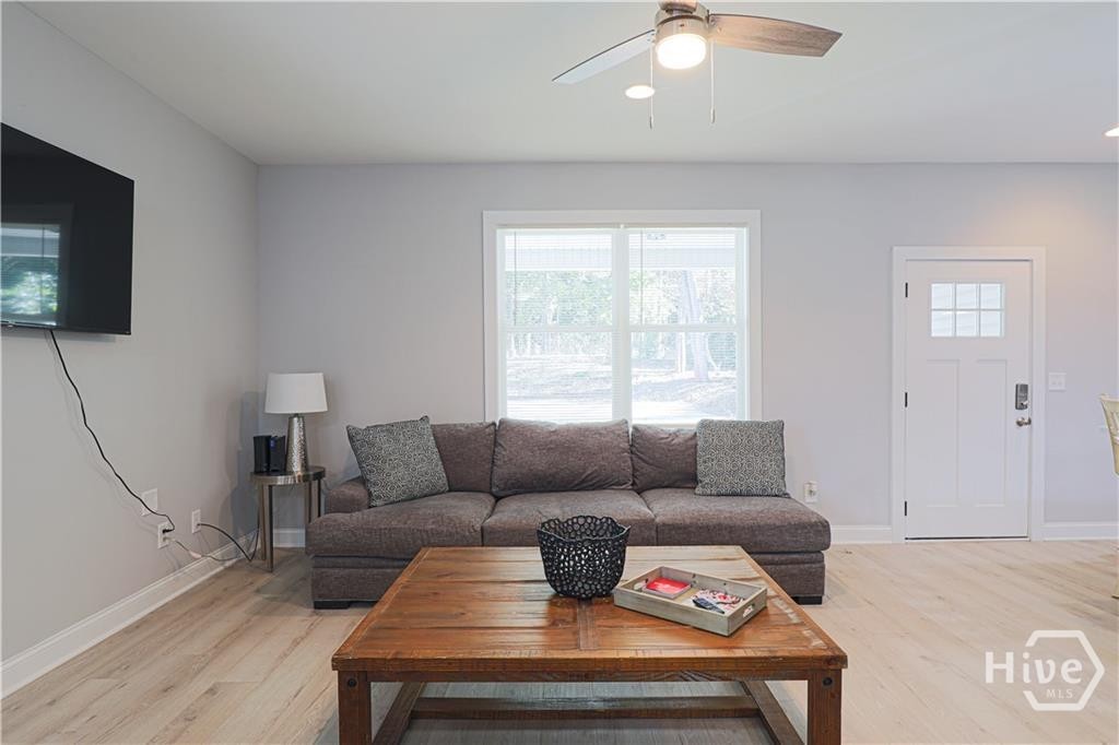 1641 Broad Street E Property Photo 5