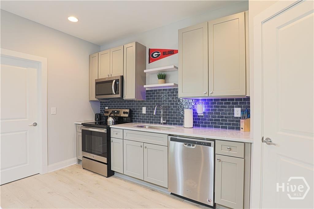 1641 Broad Street E Property Photo 12