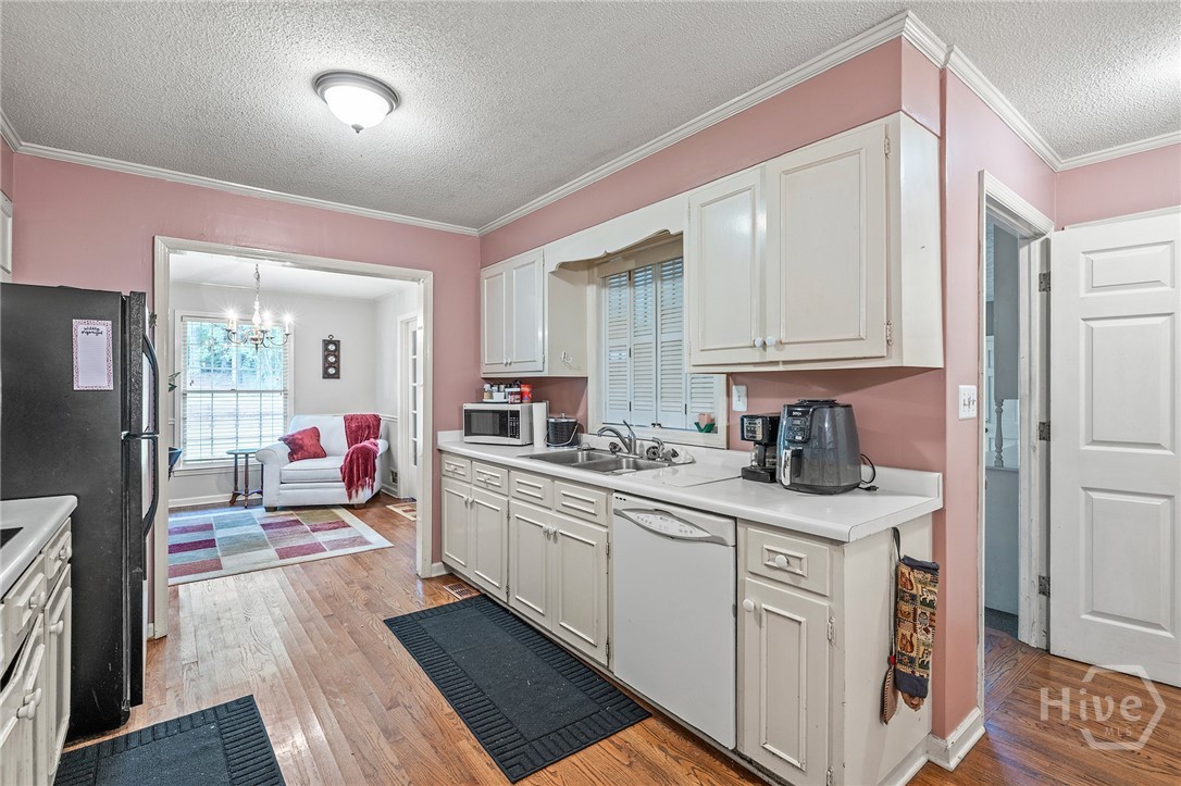 630 Kings Road Property Photo 11