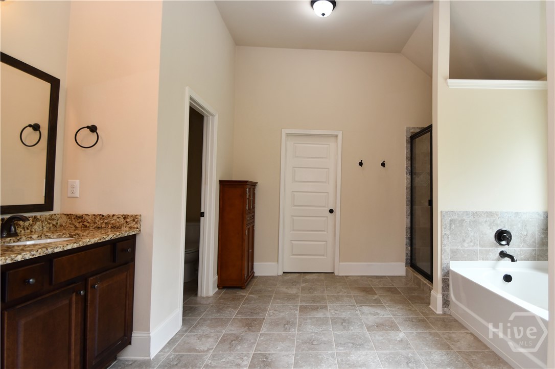 1140 Riverhill Drive Property Photo 30