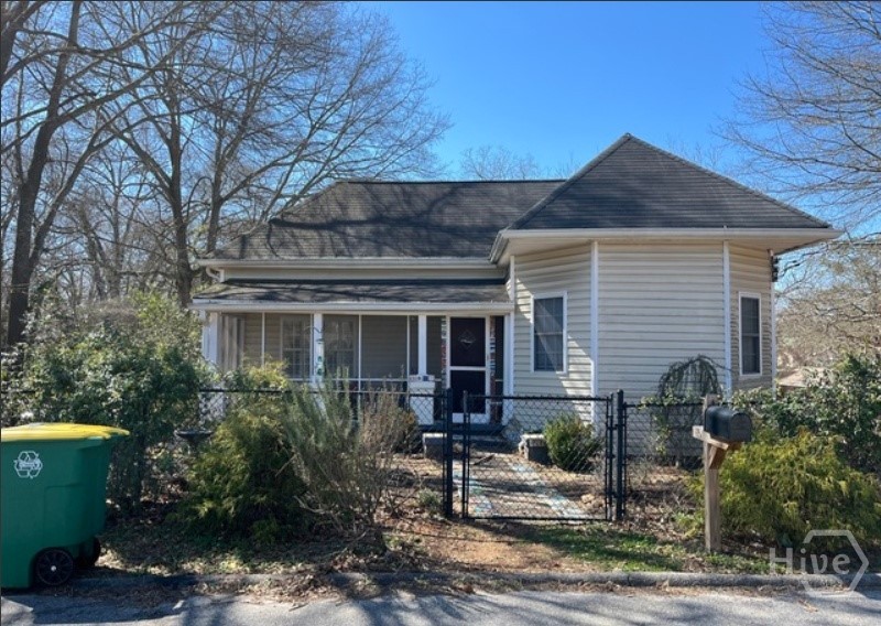 1734 E Broad Street Property Photo 1