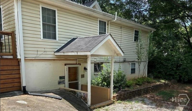 1734 E Broad Street Property Photo 8