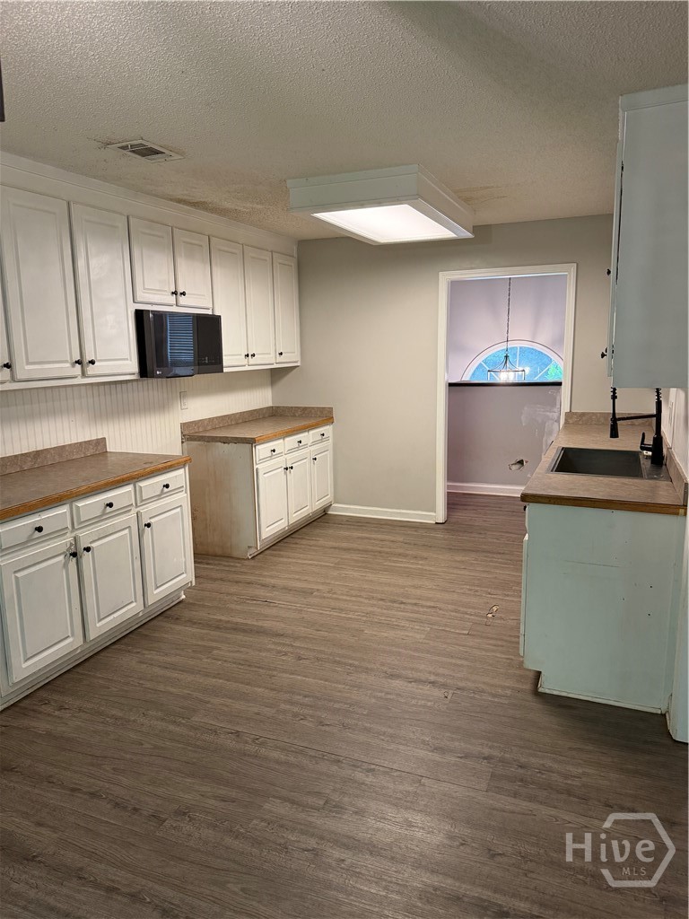 2023 Emerald Pointe Drive Property Photo 6