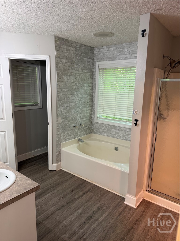 2023 Emerald Pointe Drive Property Photo 9