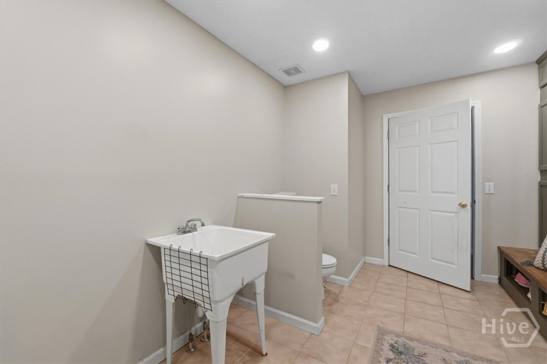 2011 Windfield Drive Property Photo 21