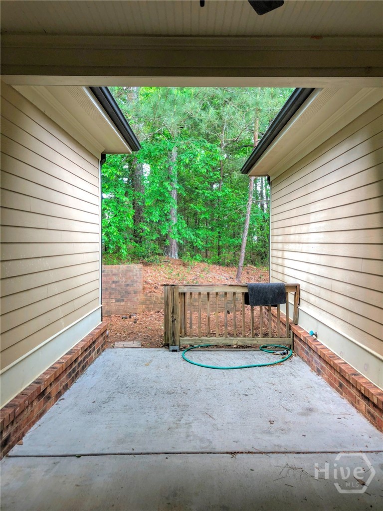 1121 Livingston Trail Property Photo 8