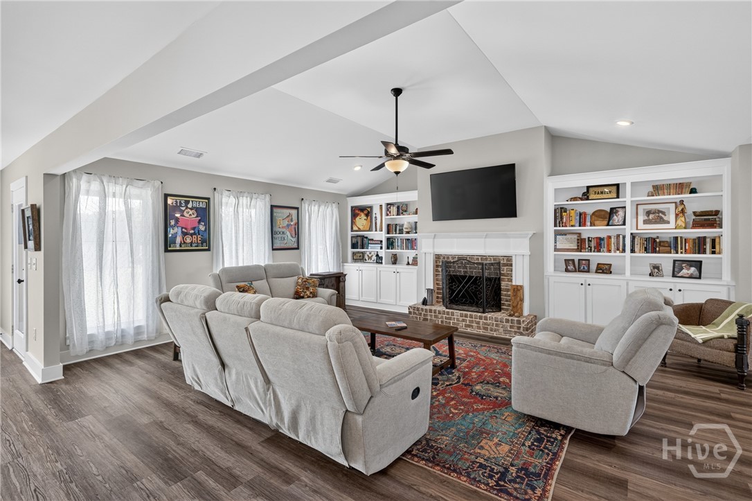 198 Advent Drive Property Photo 11