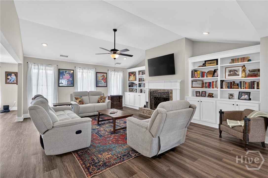198 Advent Drive Property Photo 12