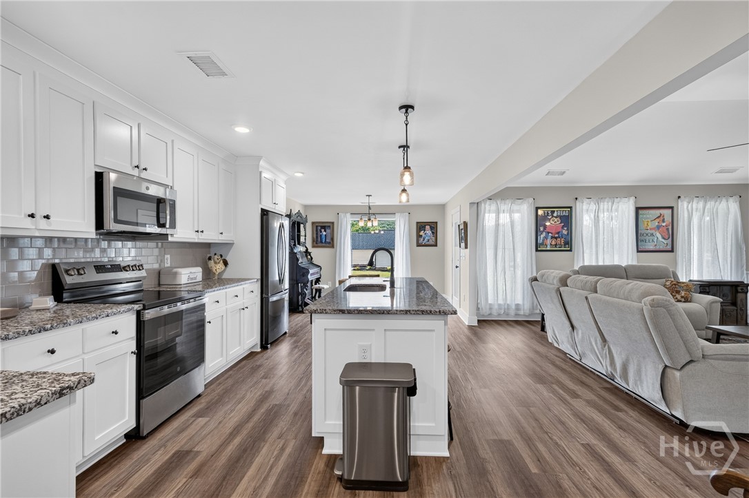 198 Advent Drive Property Photo 16