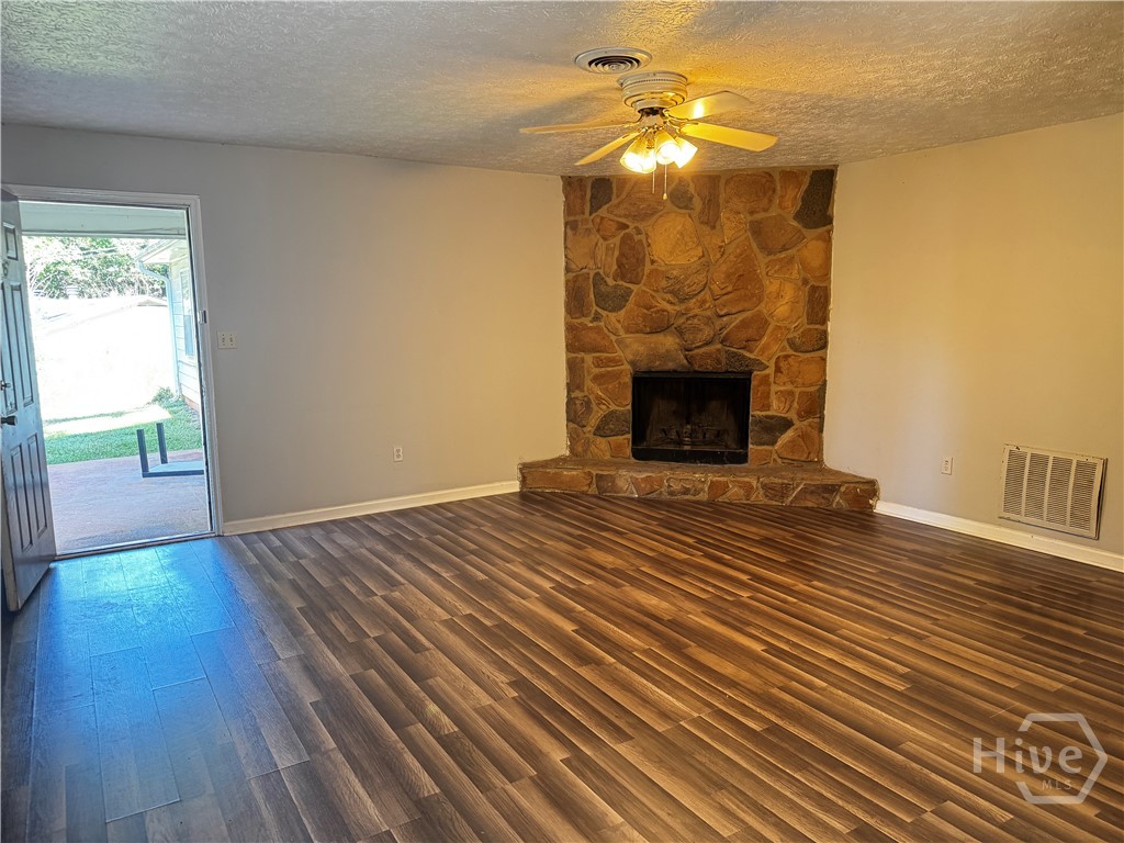 262 Park Ridge Drive Property Photo 2