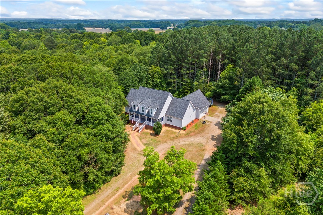 136 Wedgewood Drive Property Photo 1