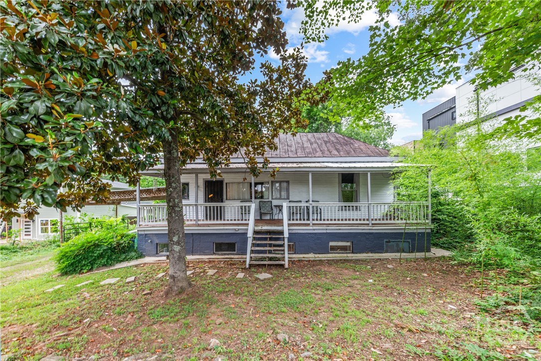 1455 E Broad Street Property Photo 1