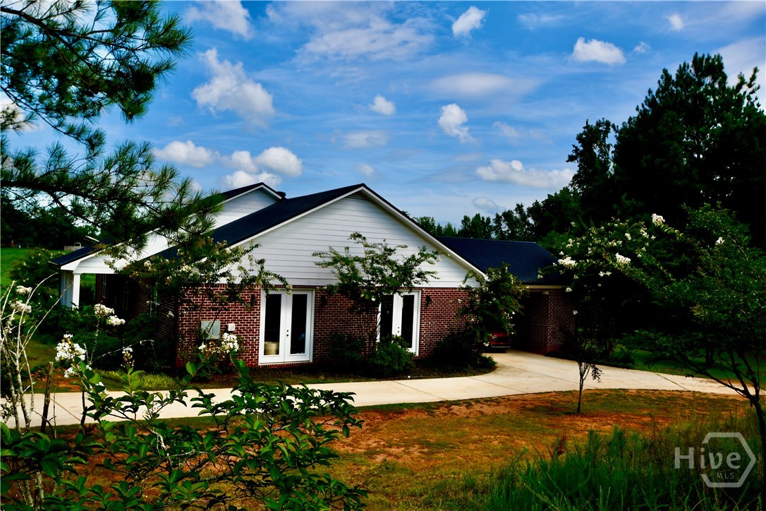 2210 Flat Rock Road Property Photo 3