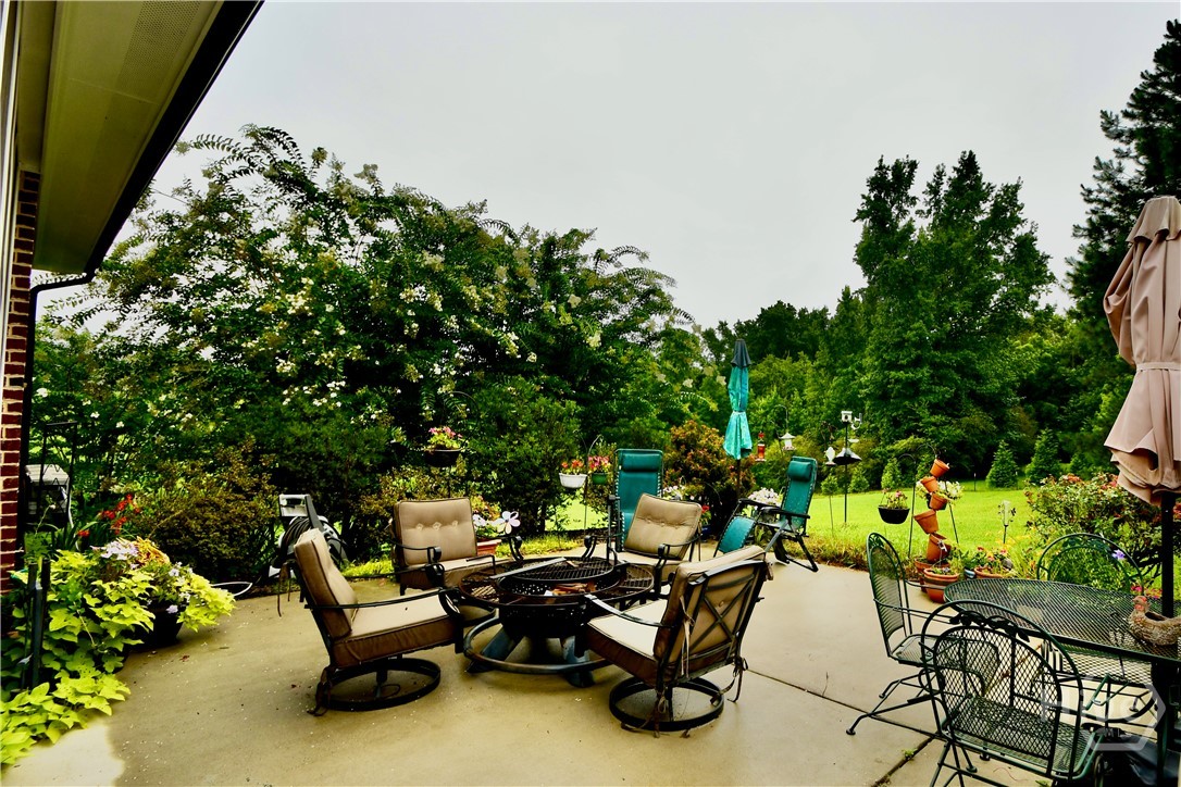 2210 Flat Rock Road Property Photo 7