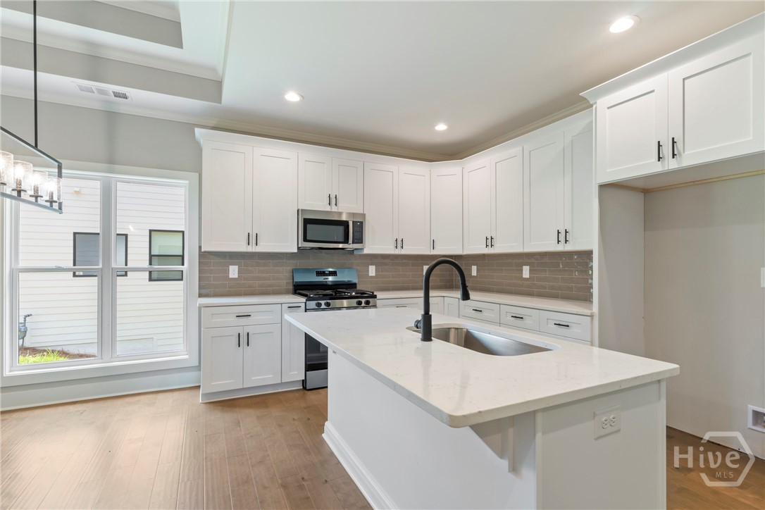 380 Ansley Drive Property Photo 10