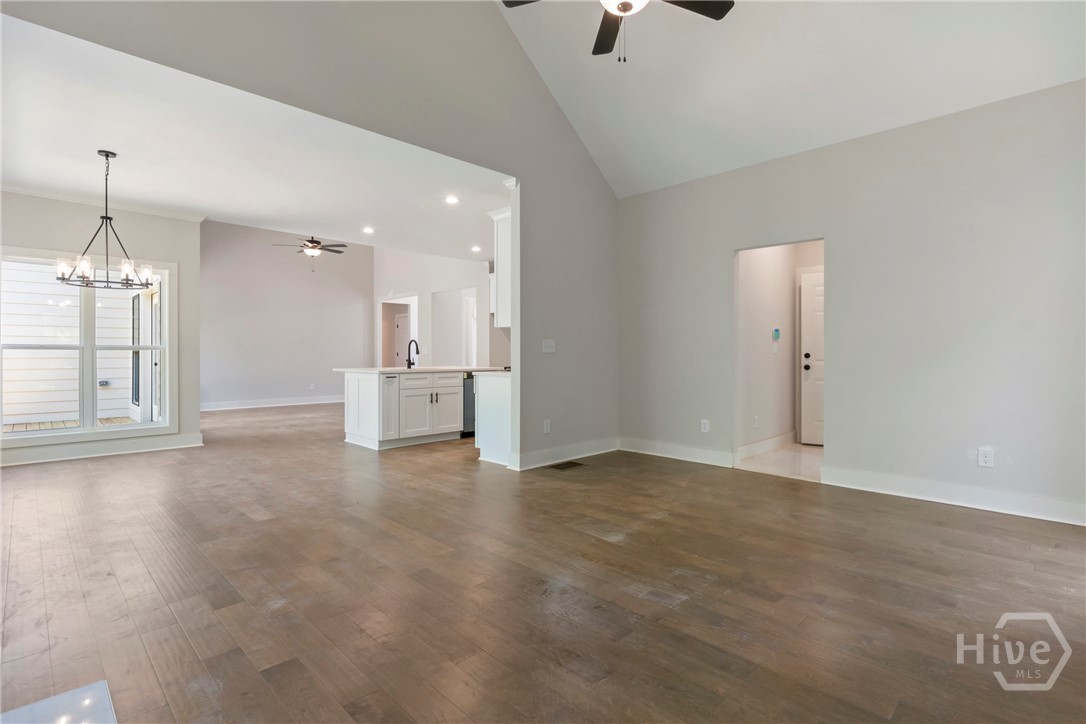 400 Ansley Drive Property Photo 10