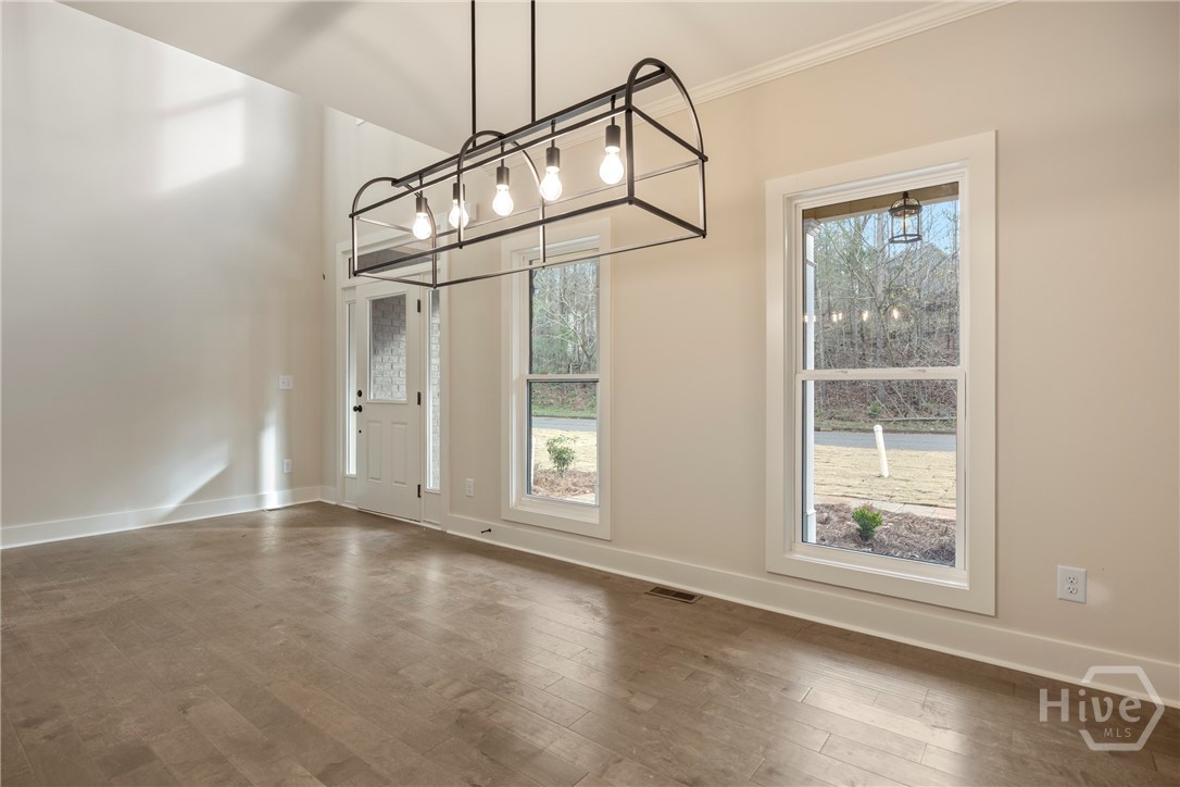 370 Ansley Drive Property Photo 4