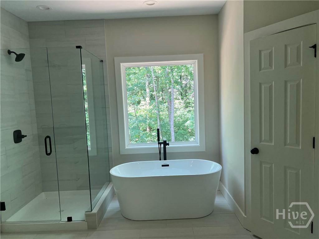 370 Ansley Drive Property Photo 10