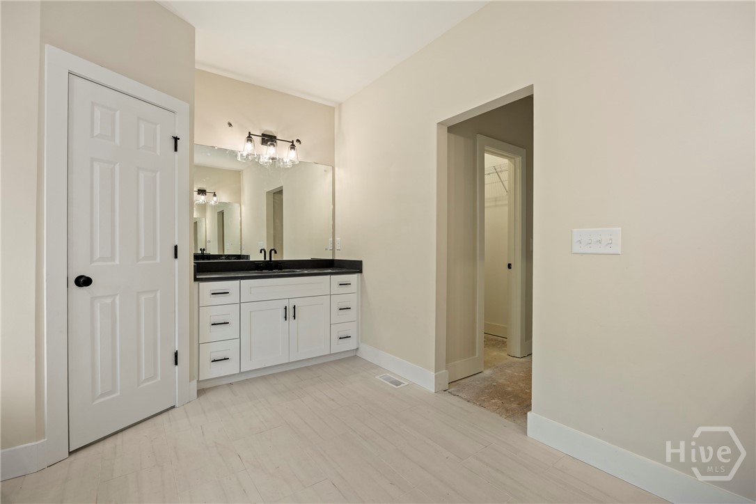 370 Ansley Drive Property Photo 11