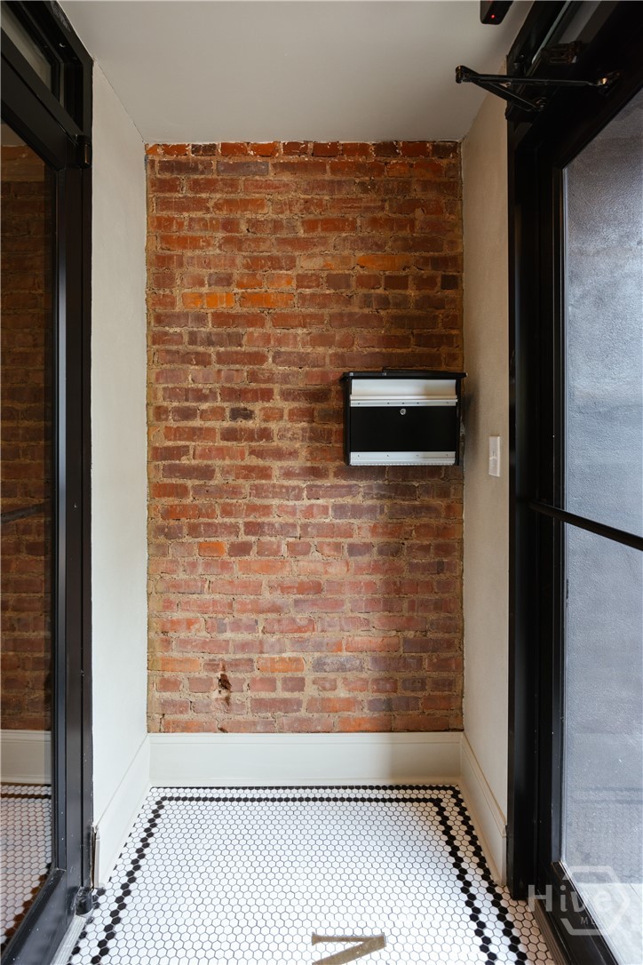 244 E Washington 150 Property Photo 4