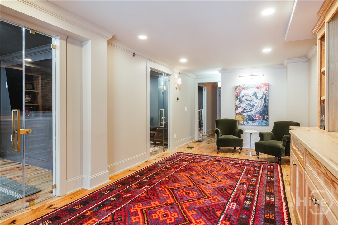 244 E Washington 150 Property Photo 8