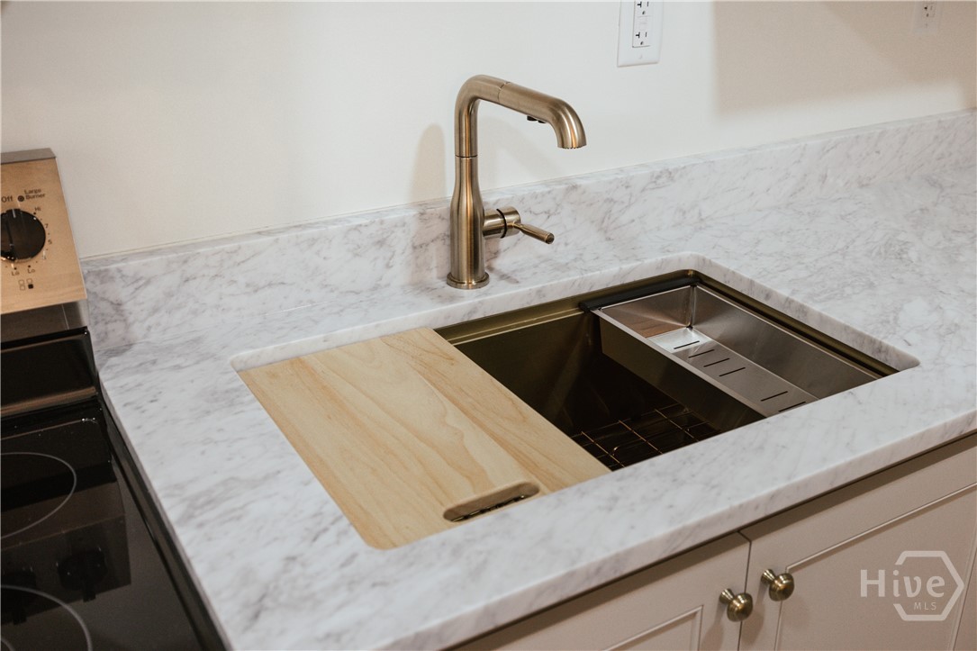 244 E Washington 150 Property Photo 37