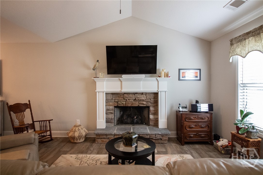 141 Conifer Court Property Photo 7