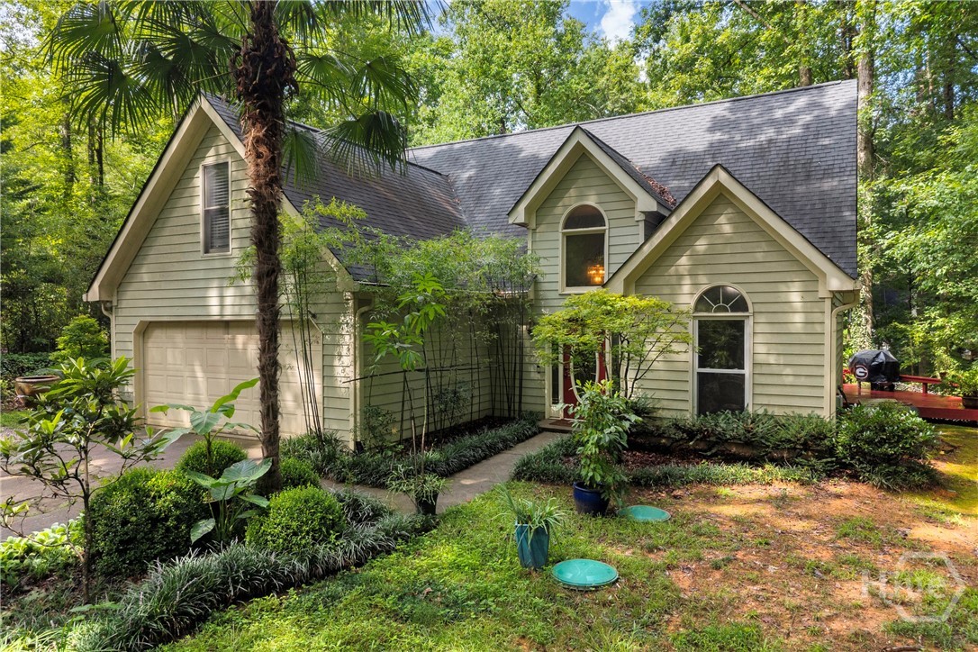 1060 Sharon Place Property Photo 1