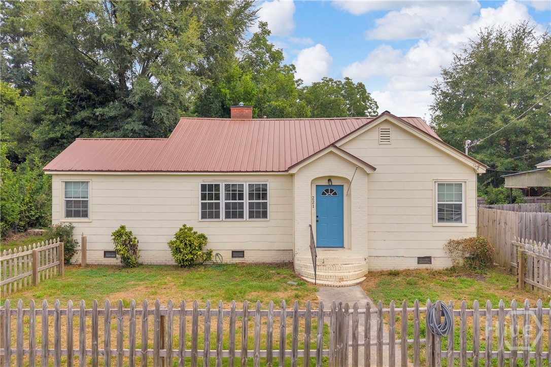 221 Edwards Street Property Photo 1