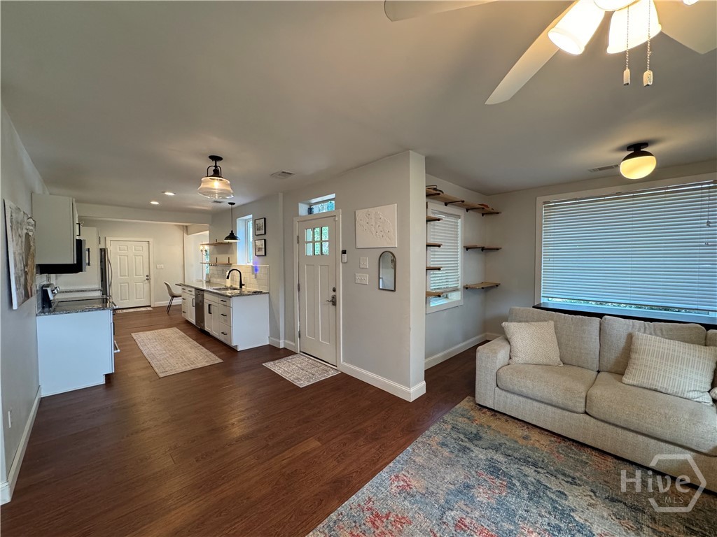 385 Best Drive Property Photo 7