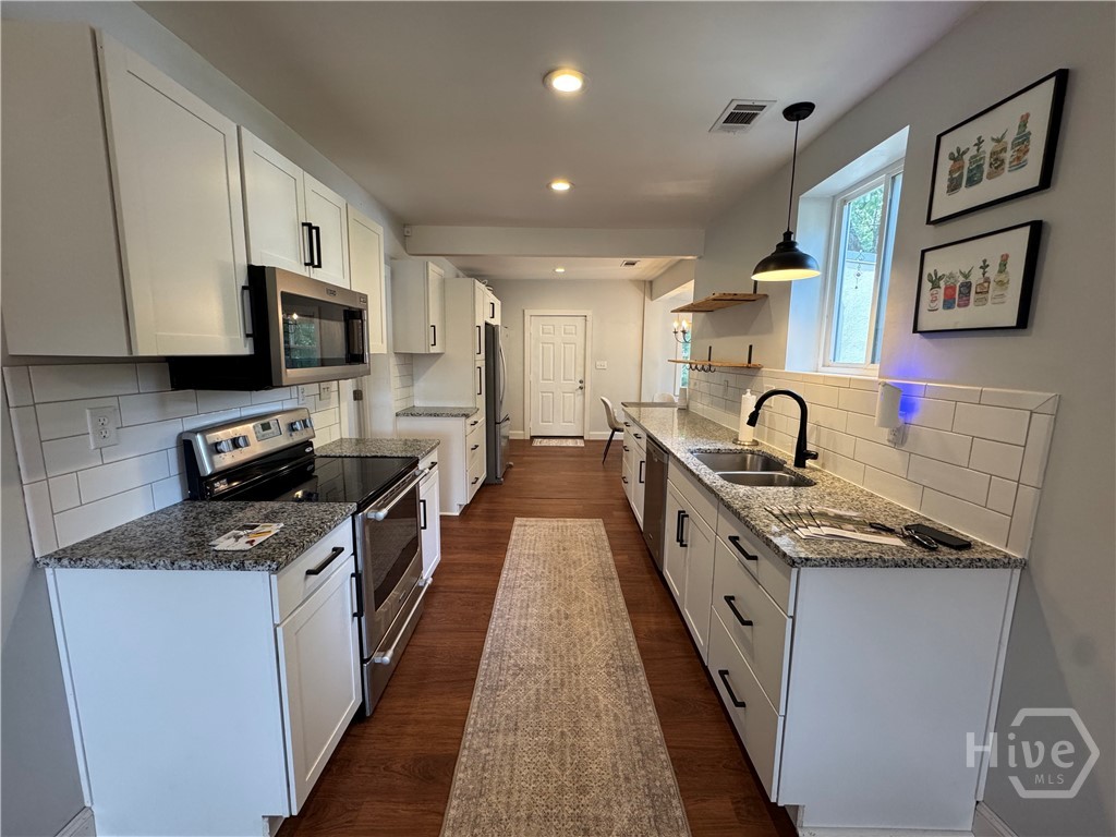 385 Best Drive Property Photo 8