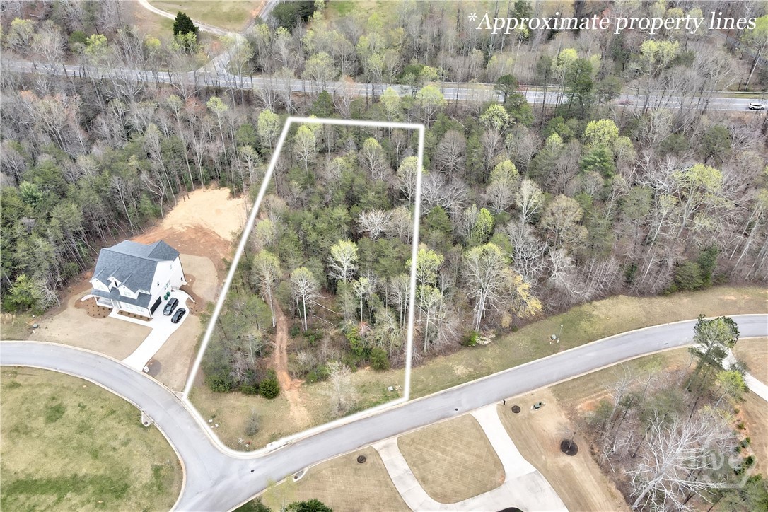 240 Woodmont Drive Property Photo 5