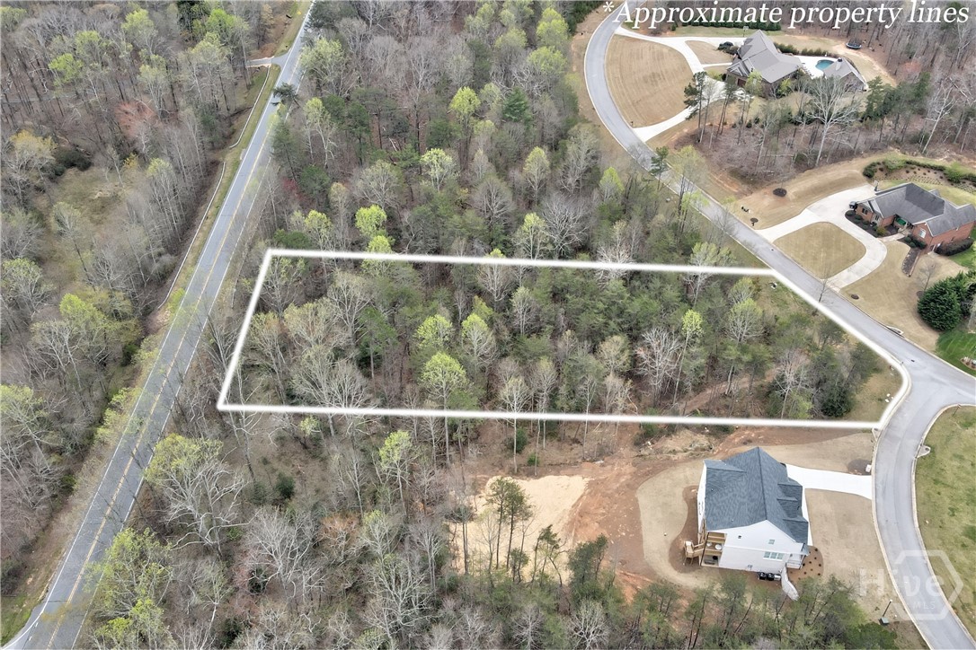 240 Woodmont Drive Property Photo 8