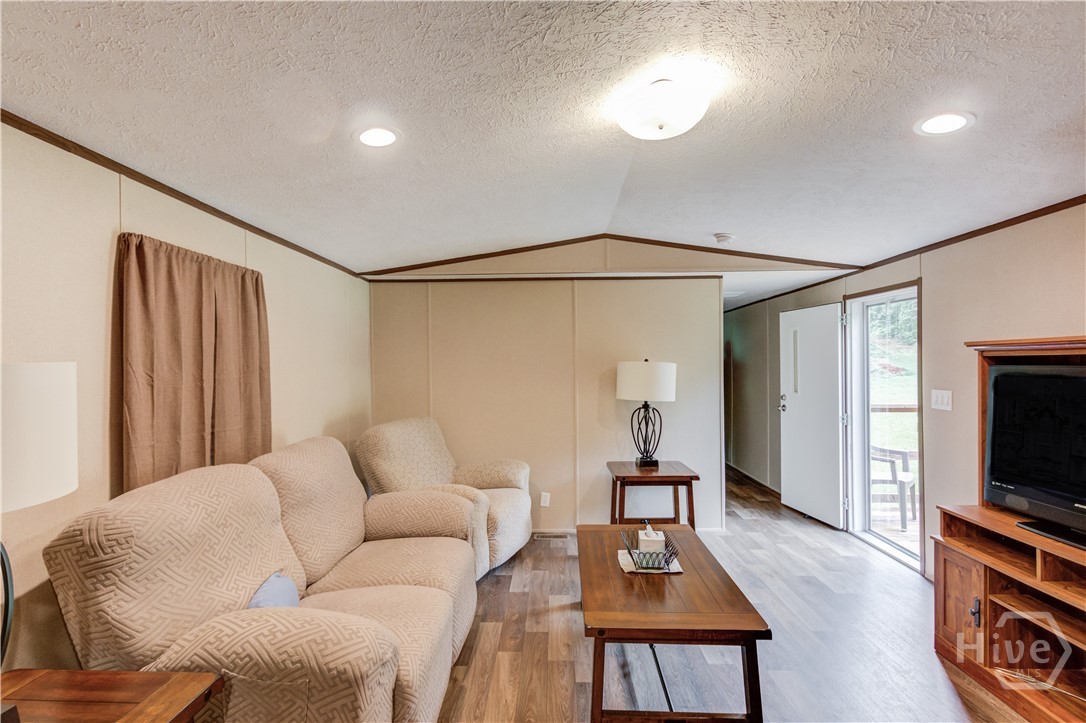 492 Gumlog Creek Property Photo 12