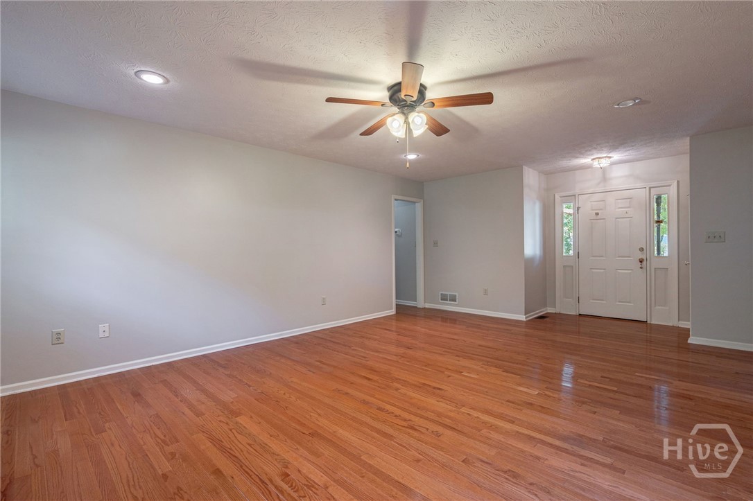 1161 Windsor Drive Property Photo 6