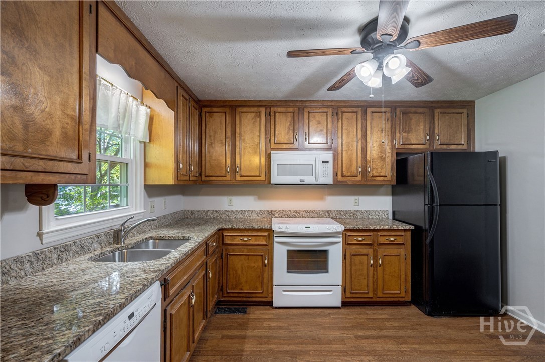 1161 Windsor Drive Property Photo 12