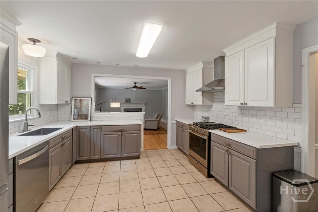 121 Ashbrook Drive Property Photo 8