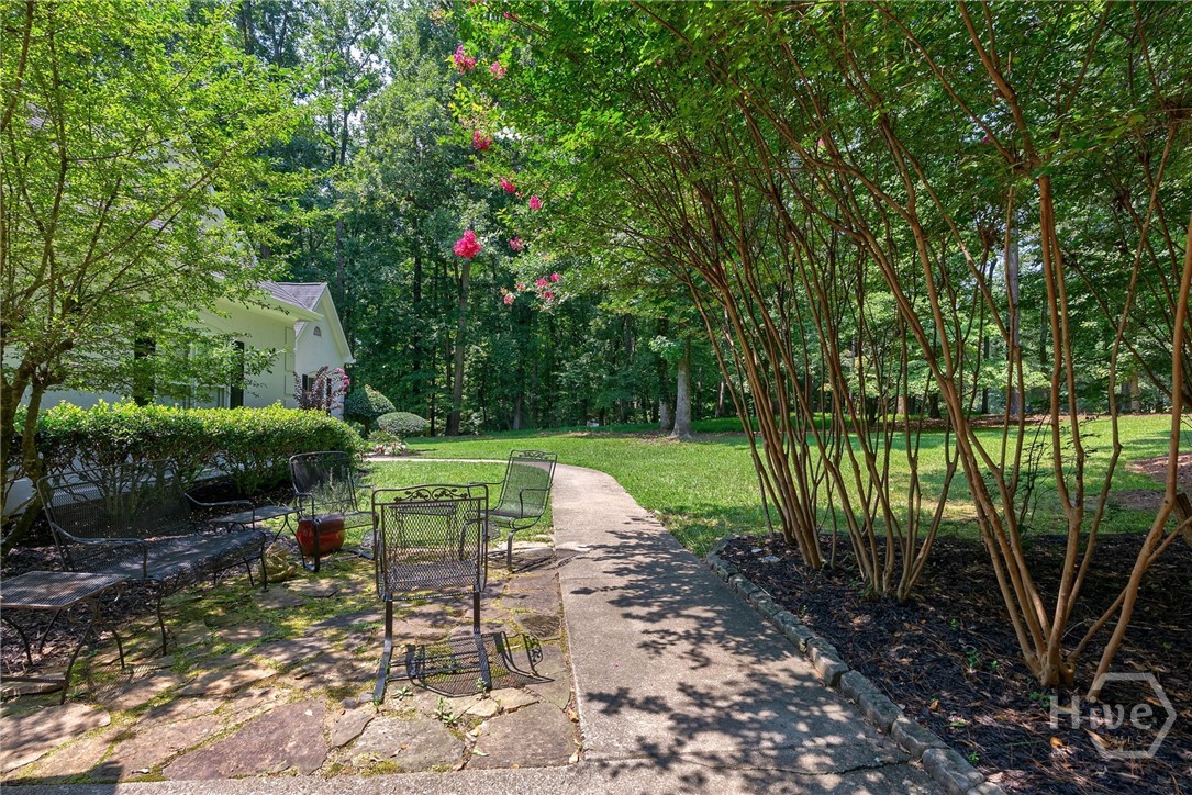 152 Thornhill Drive Property Photo 3