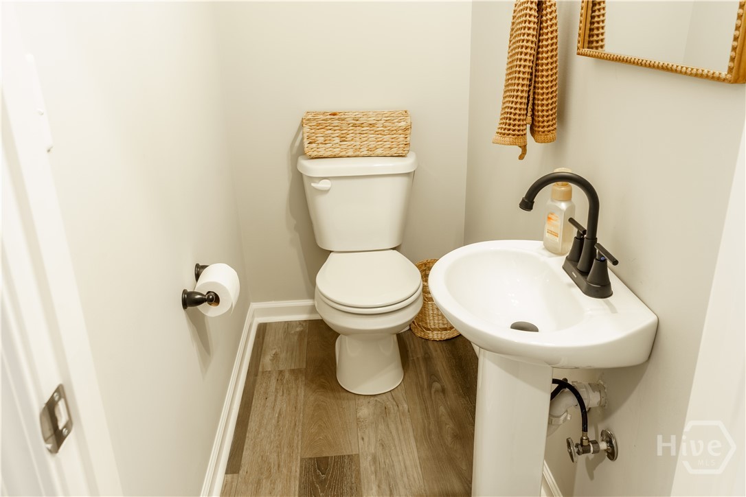 398 Sunset Drive Property Photo 12