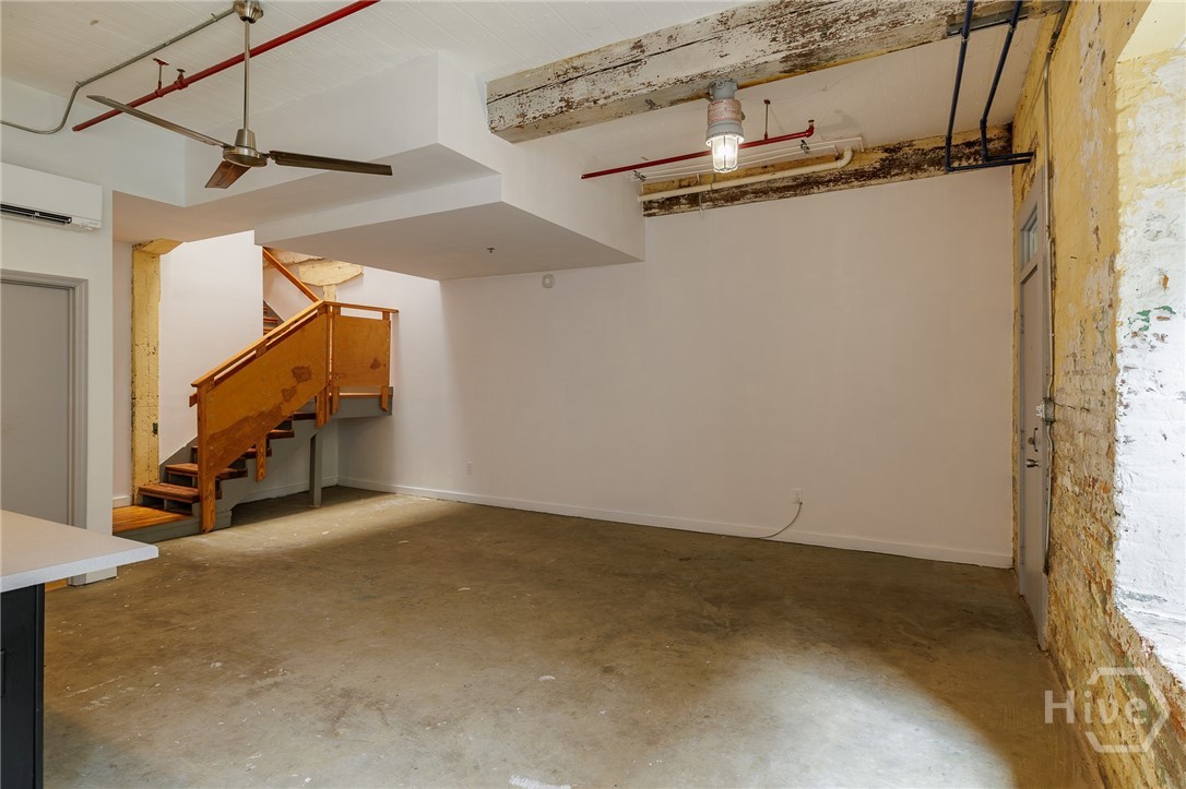585 White Circle 5 Property Photo 12
