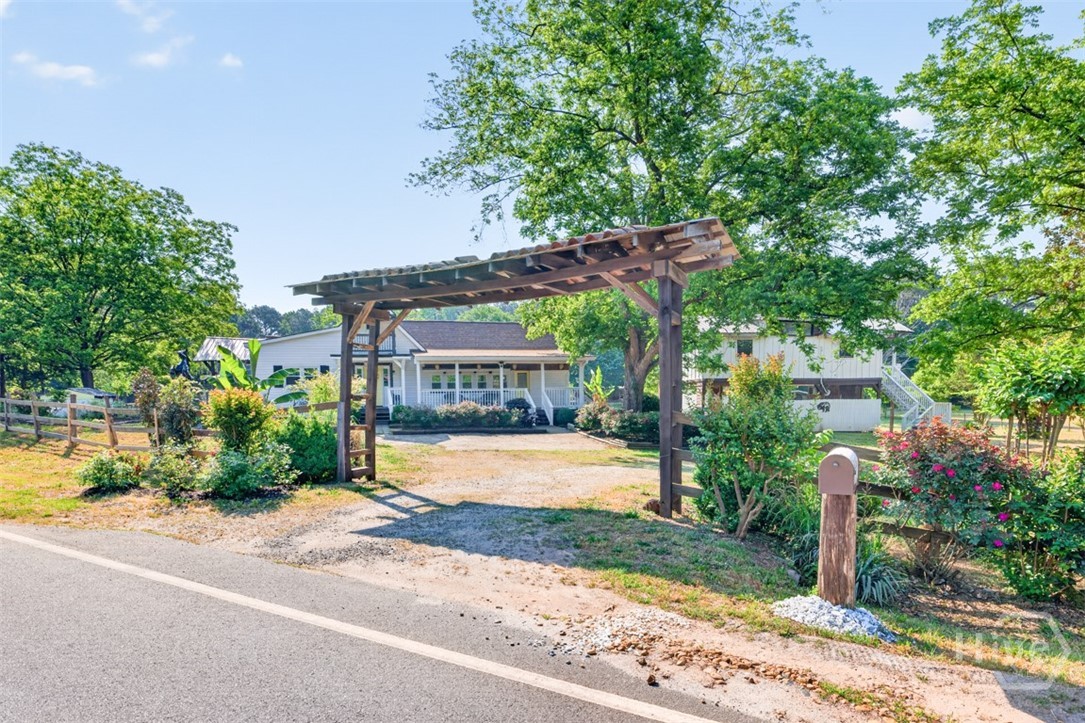 1380 Dunlap Road Property Photo 3