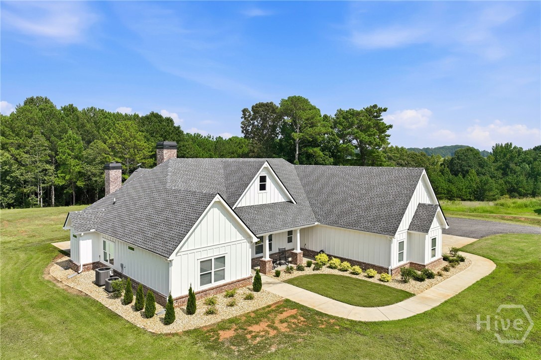5631 Sandy Creek Road Property Photo 2