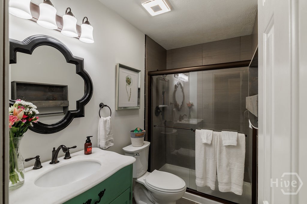 220 Eaglewood Court Property Photo 13