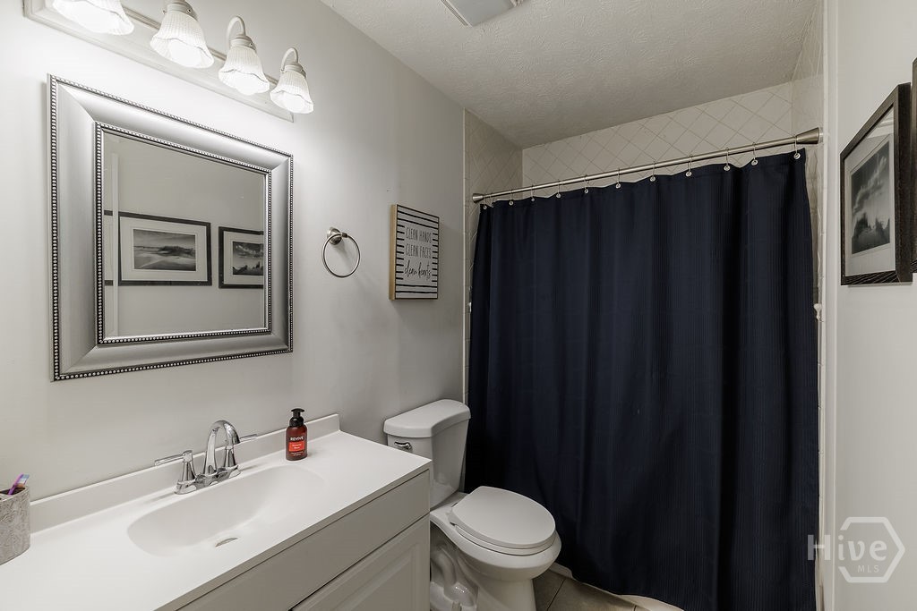 220 Eaglewood Court Property Photo 16