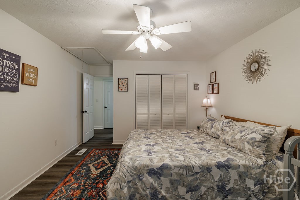 220 Eaglewood Court Property Photo 18