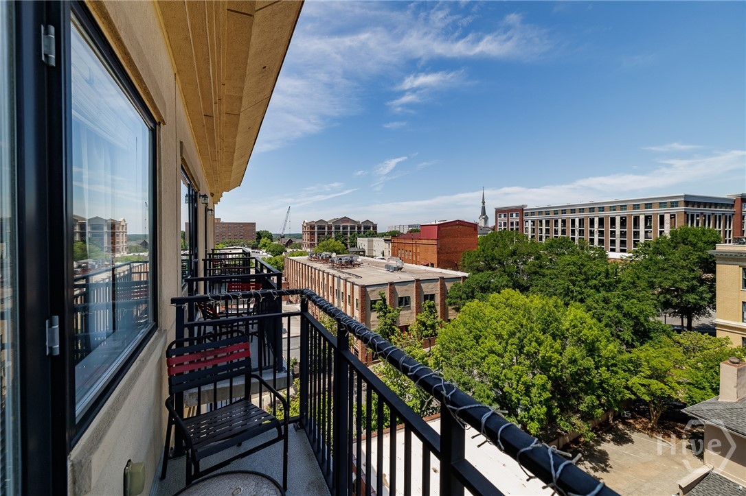 250 Broad Street W 819 Property Photo 15