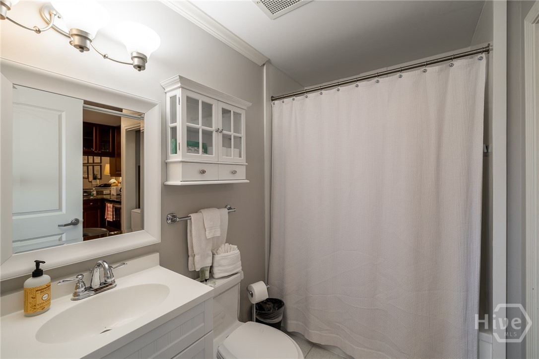 250 Broad Street W 819 Property Photo 19