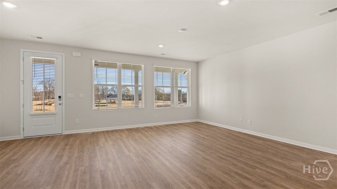 349 Tate Street Property Photo 16
