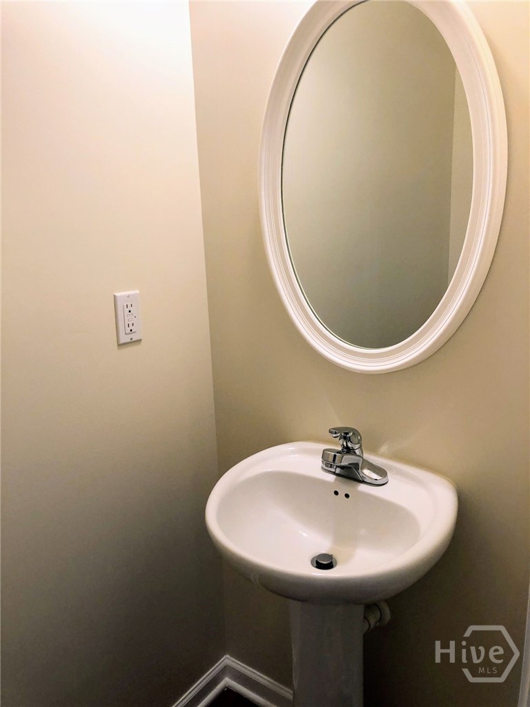 127 Red Maple Drive Property Photo 8